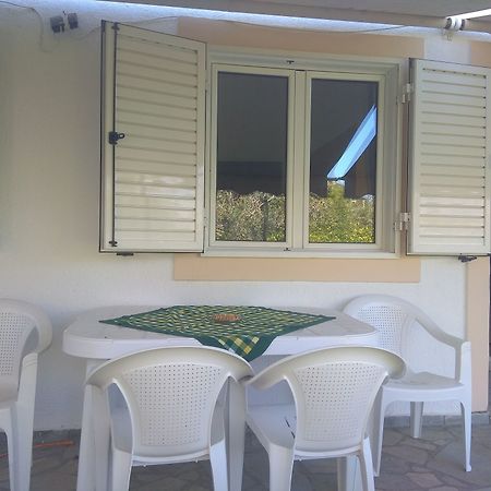Roula'S Rooms Aegina Exterior foto